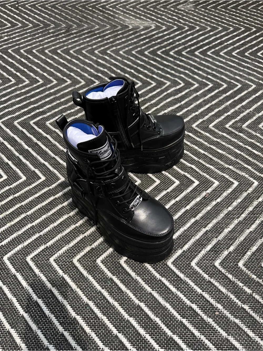 Japanese Black Platform Boots - Picture 5 of 11